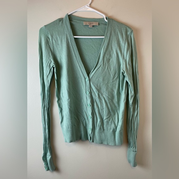 LOFT V-Neck Long Sleeve Cardigan w Button Sleeve Detail, Size S, in Mint - Picture 1 of 3